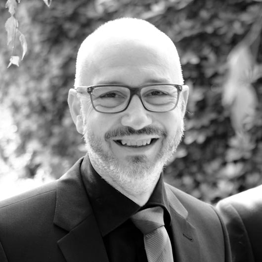 Tino George, Inhaber